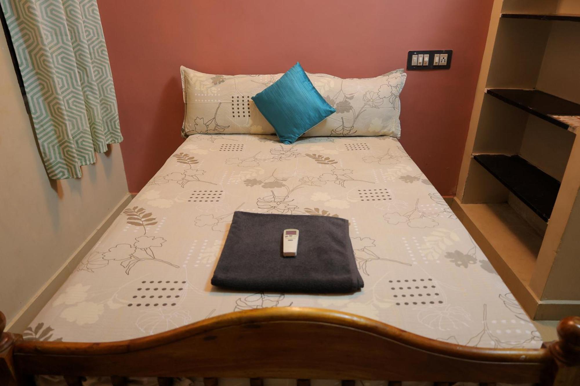 The Club House Hotel Puducherry Buitenkant foto