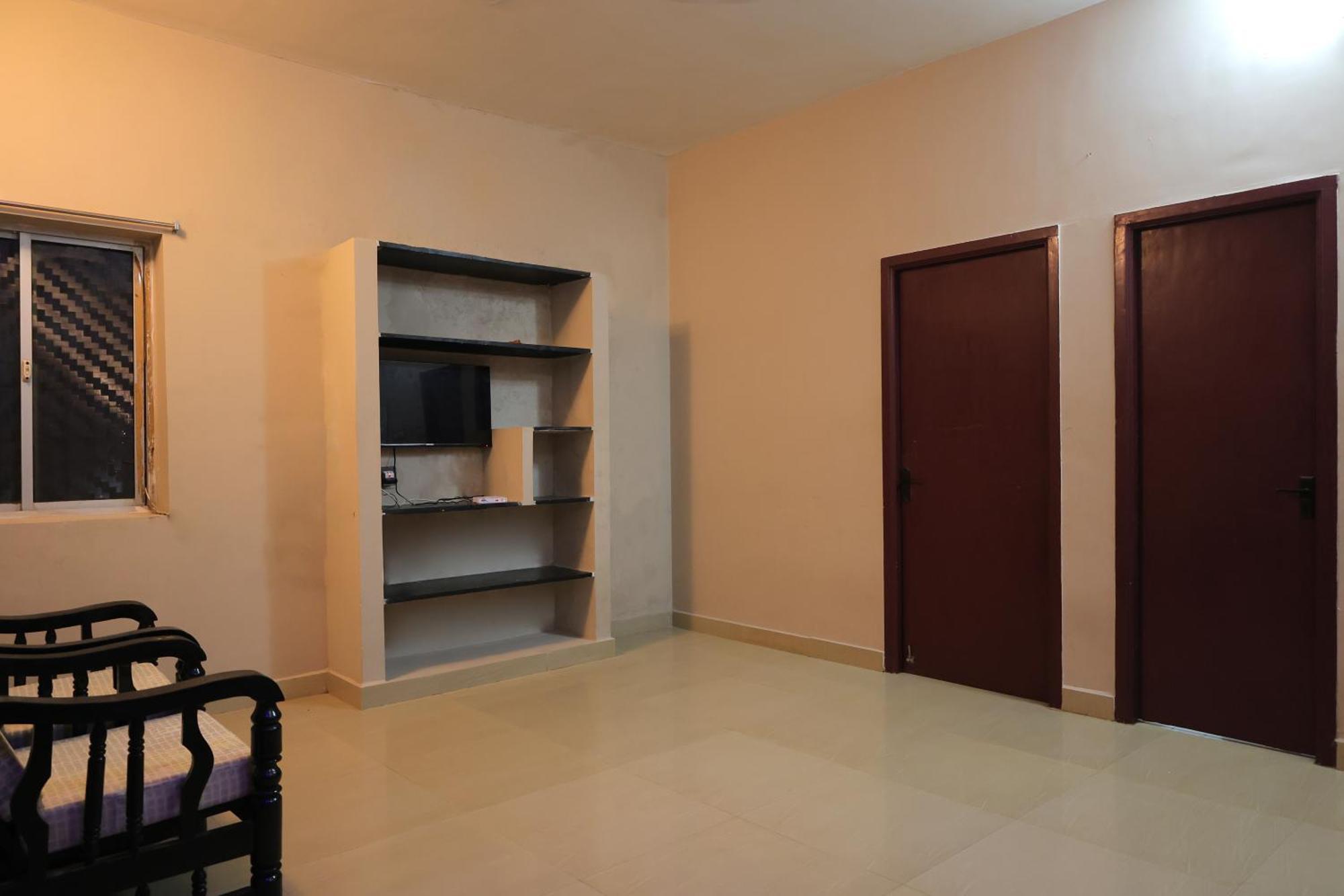 The Club House Hotel Puducherry Buitenkant foto